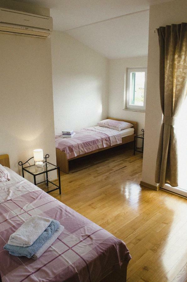 Mars Apartment โตรกีร์ ภายนอก รูปภาพ