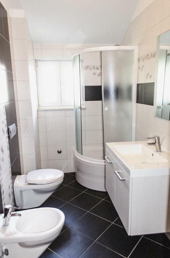 Mars Apartment โตรกีร์ ภายนอก รูปภาพ
