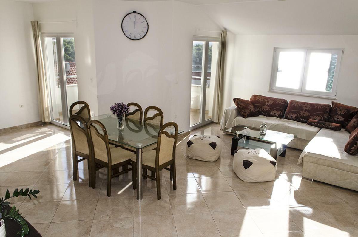Mars Apartment โตรกีร์ ภายนอก รูปภาพ